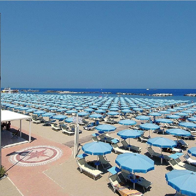 Hotel Arena Cattolica Exterior foto
